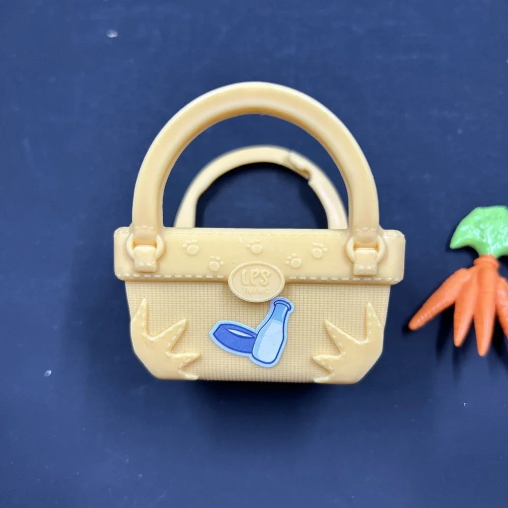Lot Of 2 Littlest Pet Shop Accessories Yellow Basket And Carrots - Picture 2 of 5